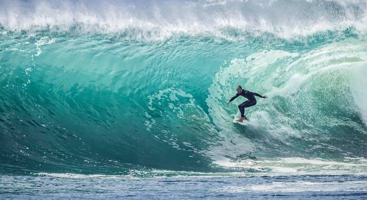 Advanced Surfing Techniques: Picking the Right Wave