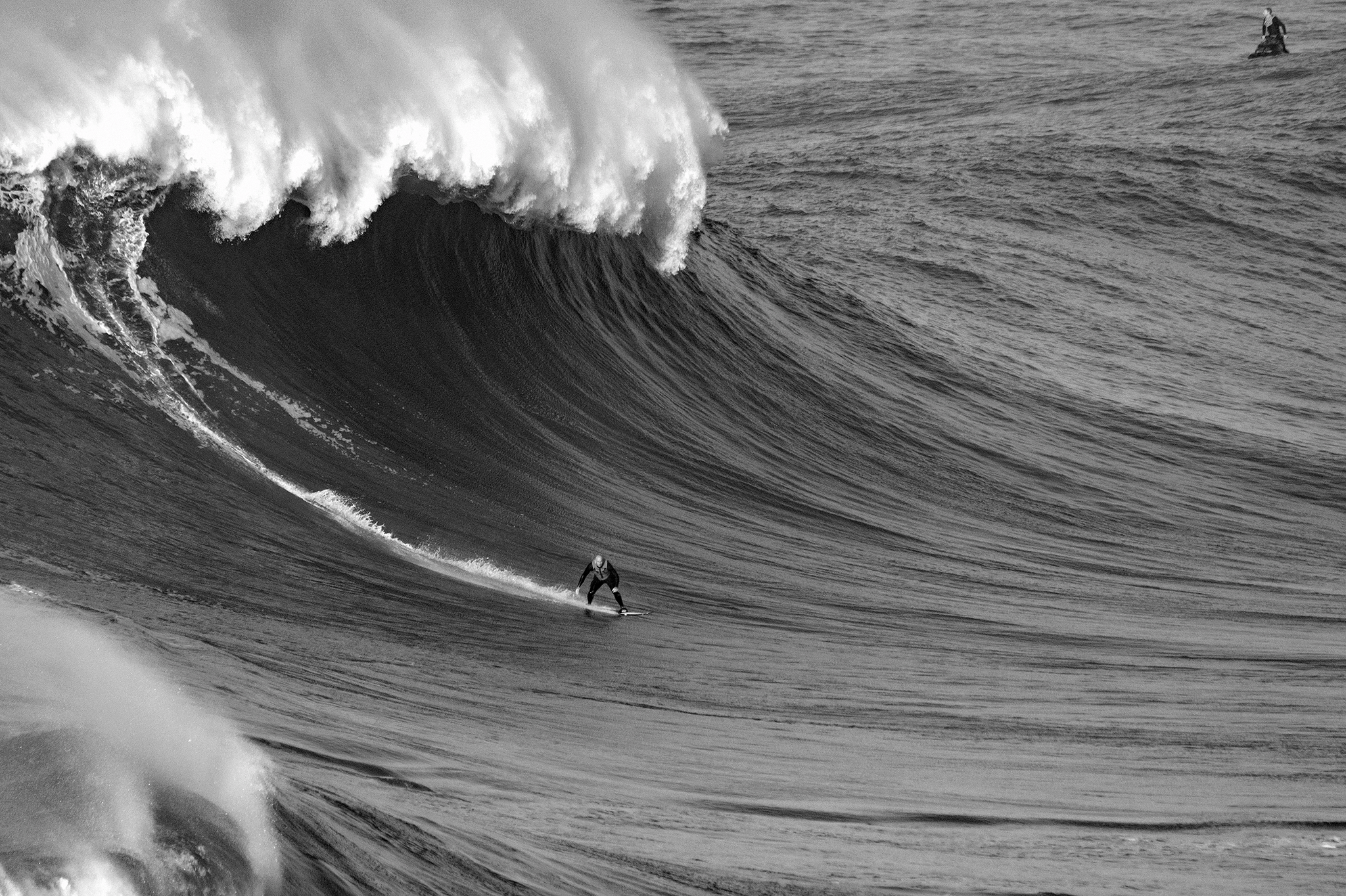 big wave black and white image