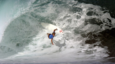 surfer falling in wave things to avoid in the ocean